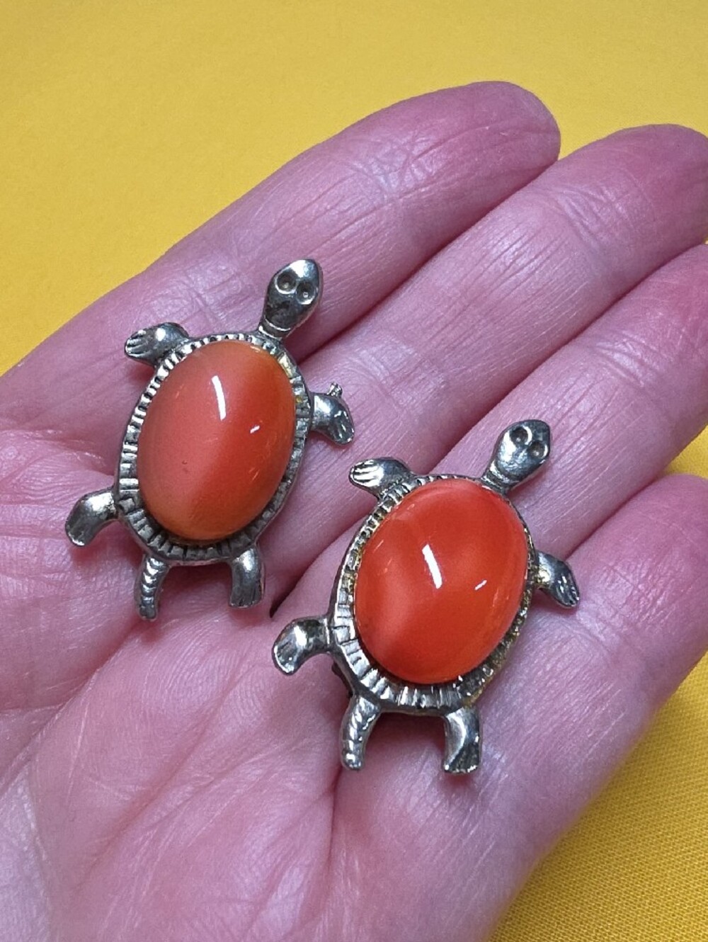 Vtg Costume Jewelry Turtle Lot 12pcs ▪︎ Brooches, Clip Earrings, Pendant - Picture 4 of 9
